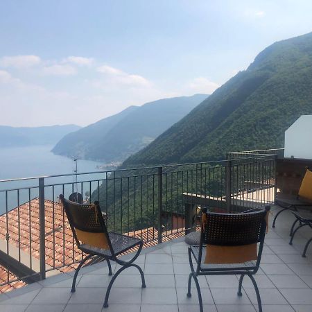 La Villetta In Residence Con Piscina E Vista Lago Parzanica Exterior foto