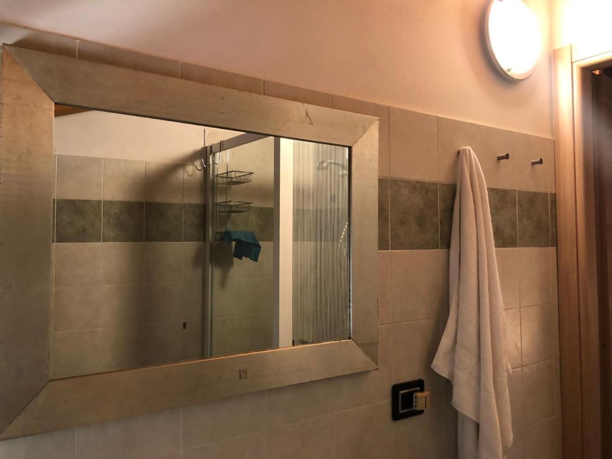 La Villetta In Residence Con Piscina E Vista Lago Parzanica Exterior foto