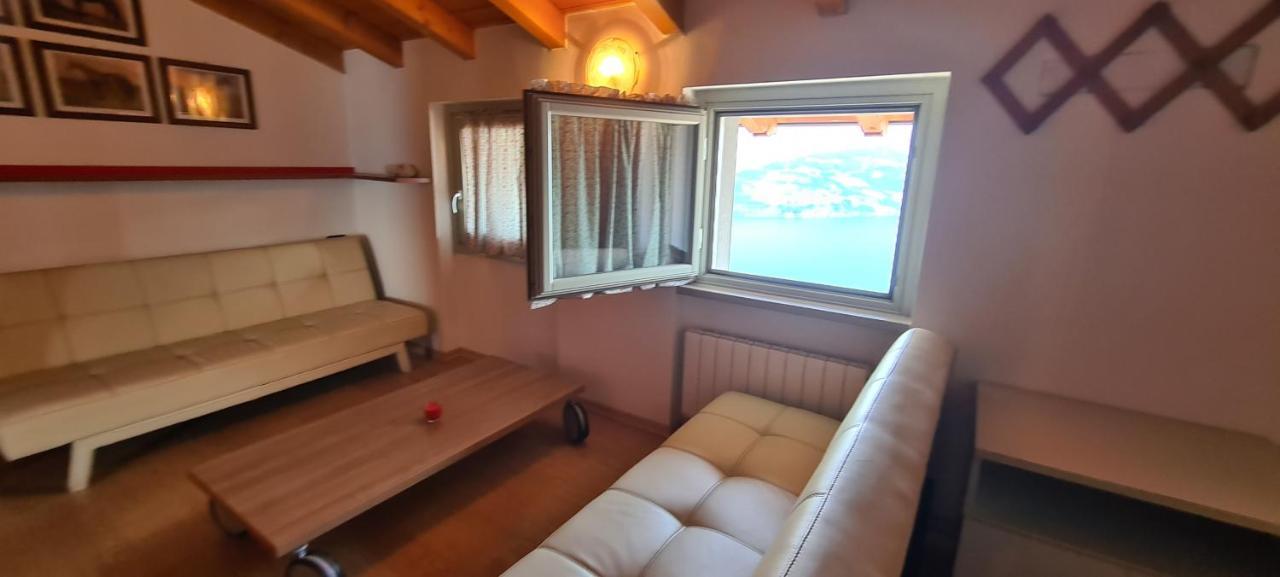 La Villetta In Residence Con Piscina E Vista Lago Parzanica Exterior foto