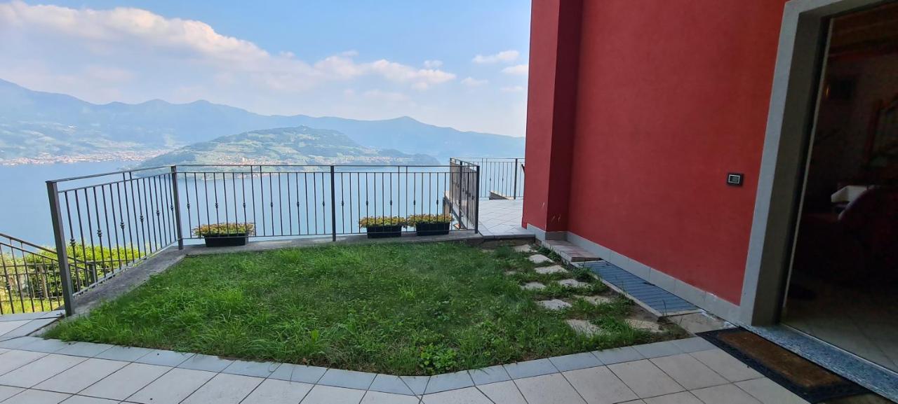 La Villetta In Residence Con Piscina E Vista Lago Parzanica Exterior foto